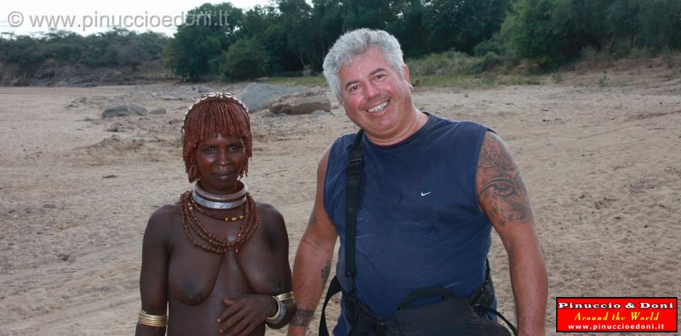 Ethiopia - 820 - Pinuccio con donna Hamer.jpg